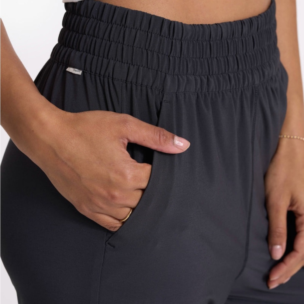 Vuori Villa joggers size Small